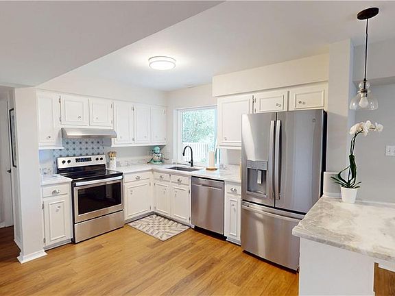 5th image of 1056 McCay Ave