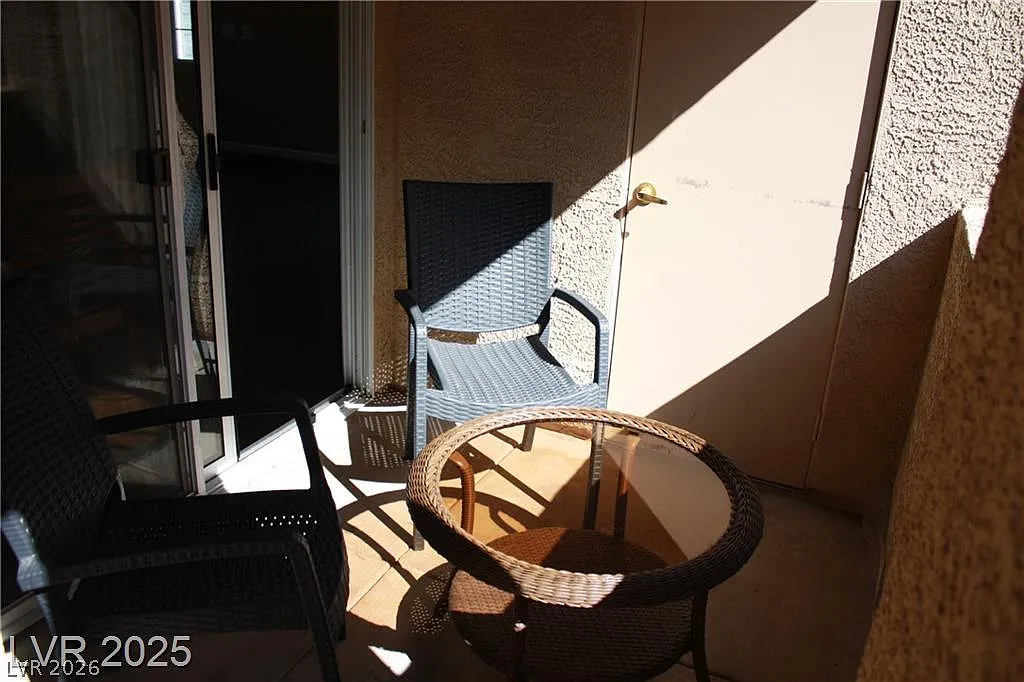 2 bed, 2.0 bath, 1212 sqft, $1,675 — Photo 4
