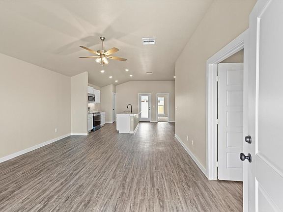 3rd image of 3710 Urbana Ave