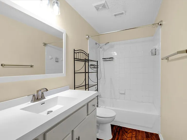 2023 Lairds Dr — Photo 17