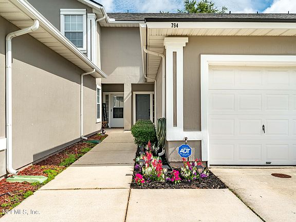 3rd image of 794 SCRUB JAY Drive