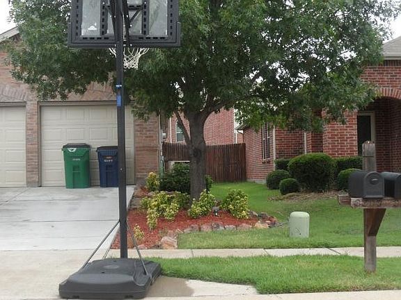4th image of 3508 Truman St