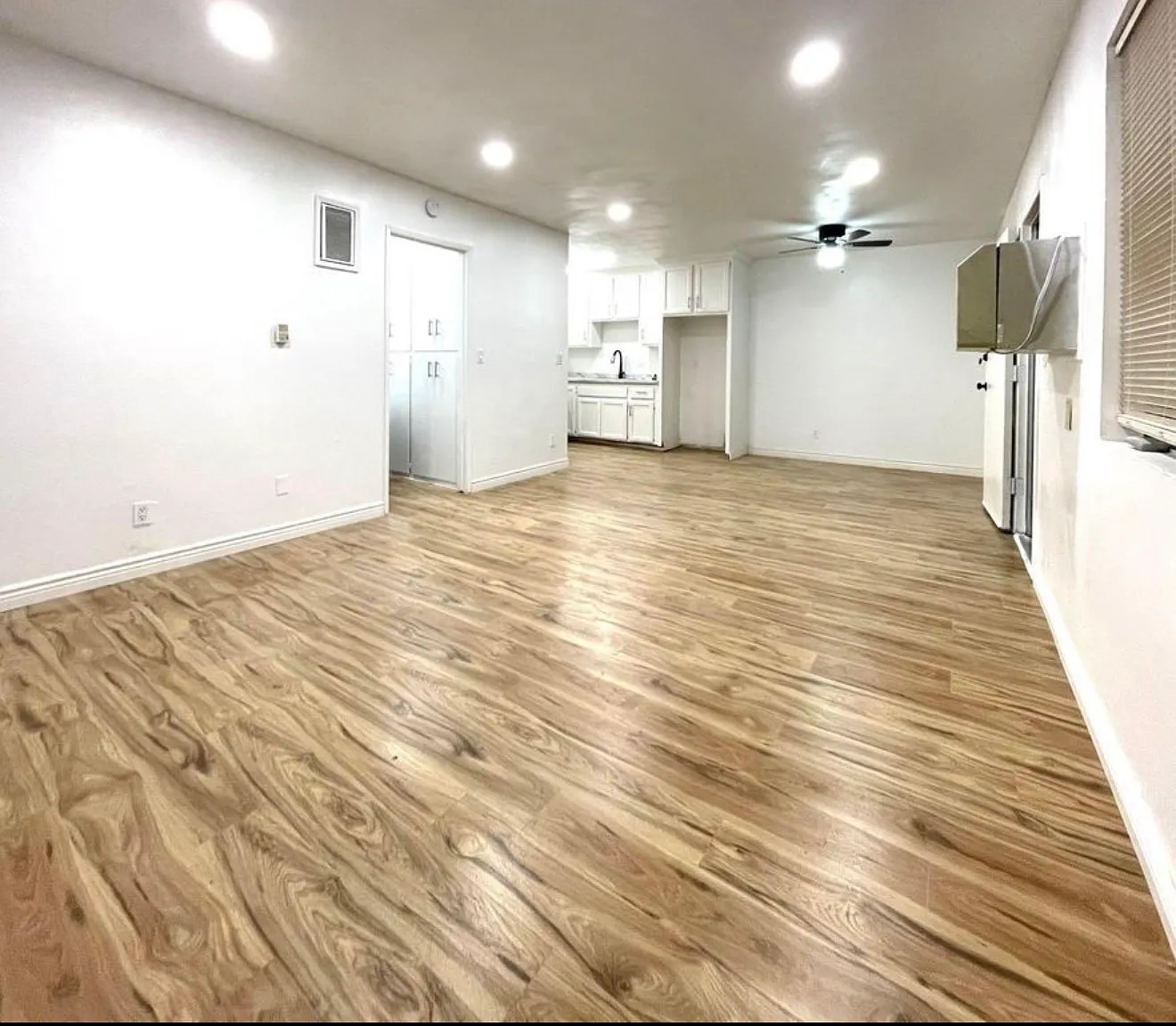 2 bed, 900 sqft, $2,350 — Photo 2