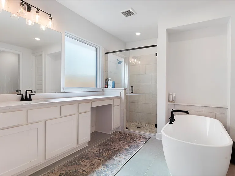 424 Hollister Dr — Photo 12