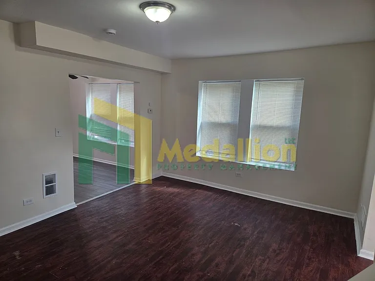 8749 S Wabash Ave — Photo 6