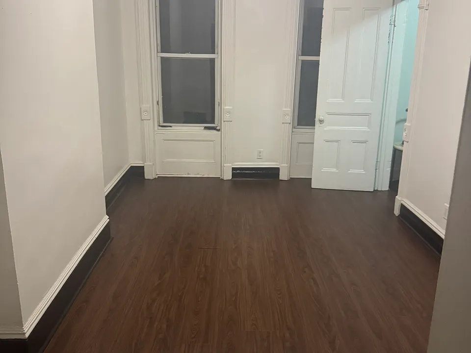 902 Jefferson Ave #2
