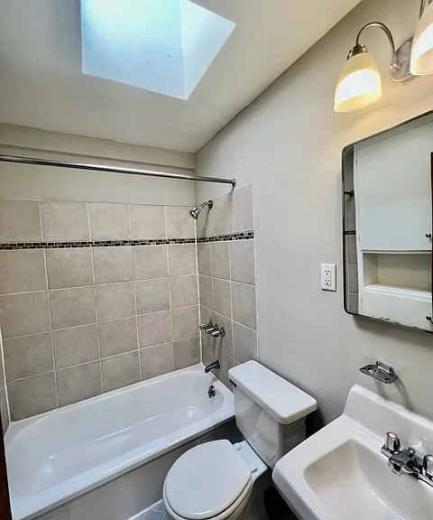 Corona Manor Apartments — Photo 17