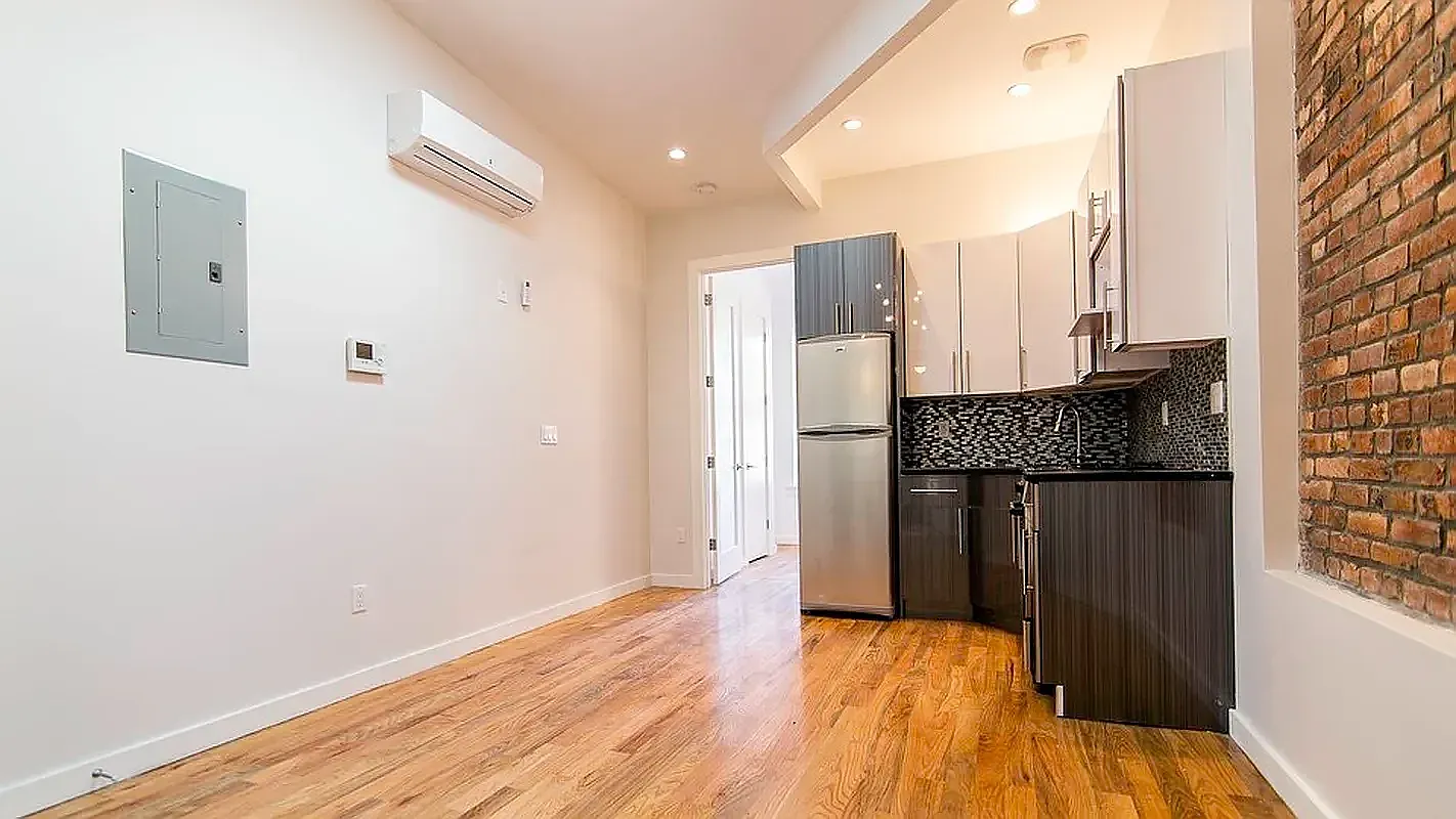 381 South Third Street — Photo 1