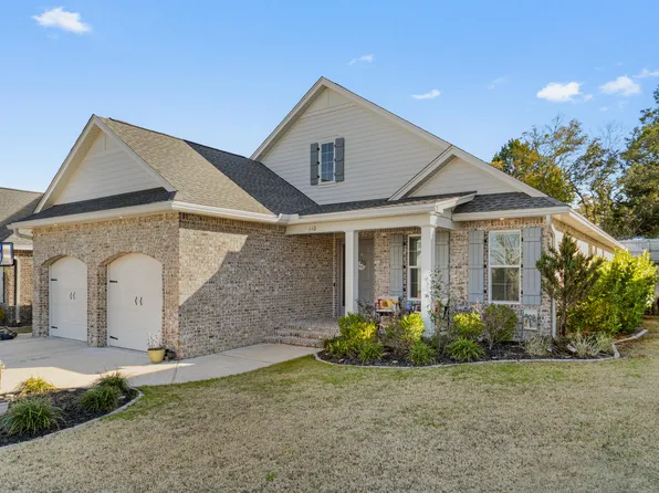 110 Raiders Trl, Valparaiso, FL 32580