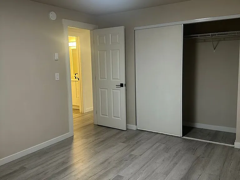 1500 E Victor St — Photo 5