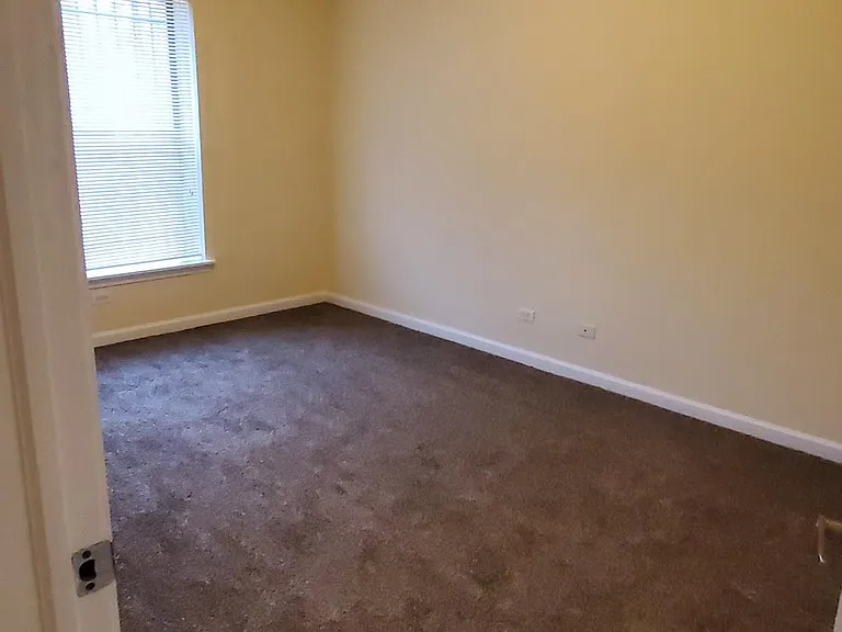 Park Apartments — Photo 8
