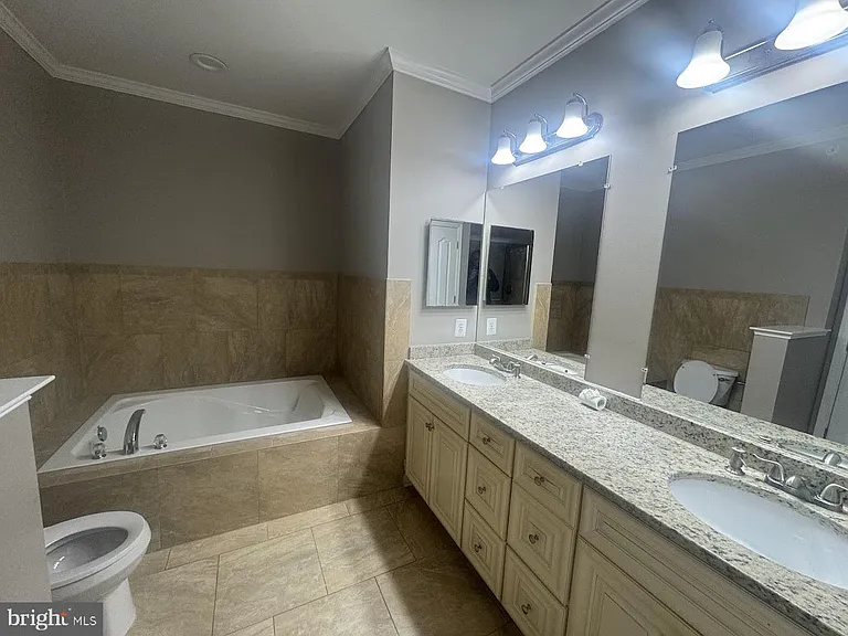 13884 Greendale Dr — Photo 9