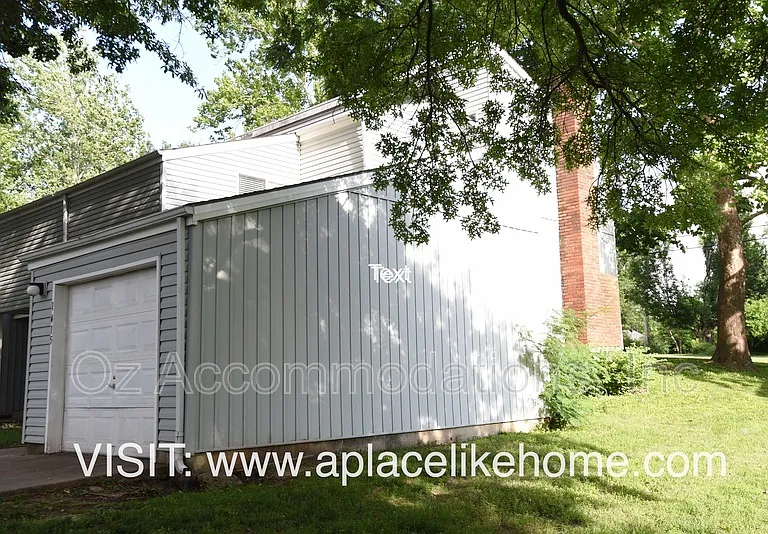 1415 E 97th St — Photo 3