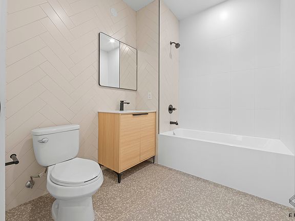 3rd image of 271 E 28th St #1F