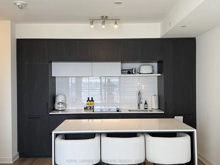 6 David Eyer Rd #601 — Photo 5