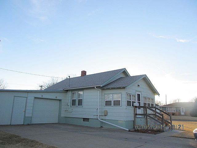 1st image of 621 W McFarland St