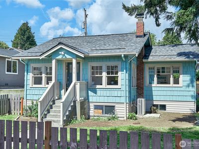 916 N 101st Street, Seattle, WA, 98133