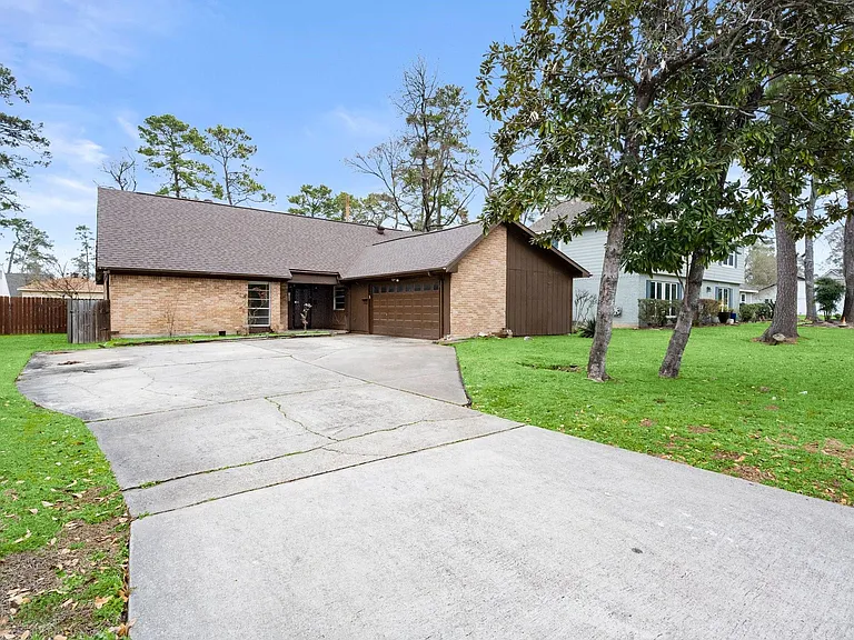 706 Shenandoah Dr — Photo 1