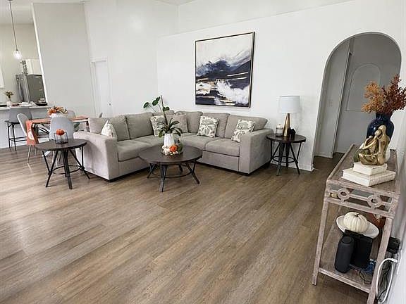 3rd image of 409 TALQUIN COURT
