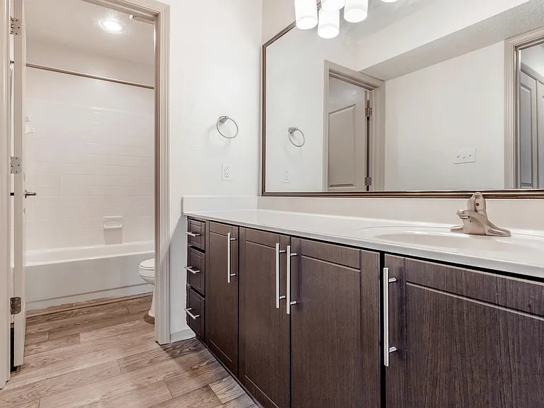 Madison Southpark Apartment Homes — Photo 27