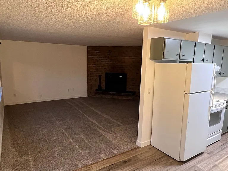 5826 Armour Loop SE — Photo 13