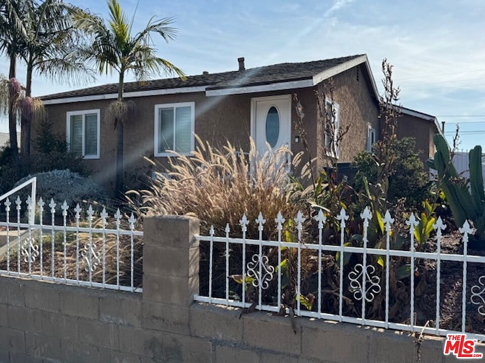 1st image of 344 E 131st St