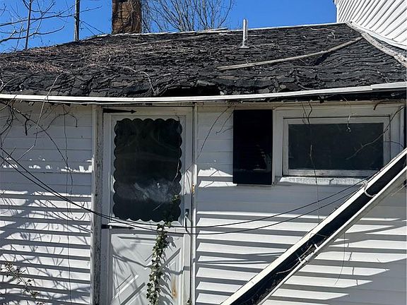 5th image of 14295 Walker Ln