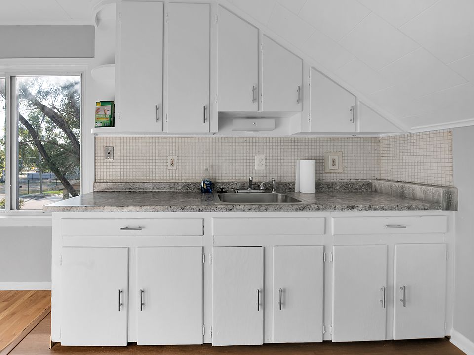 1st image of 134 W Muir Ave #1