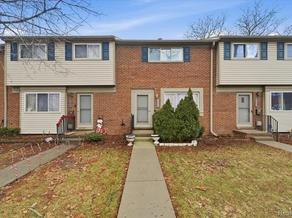 25713 Salem St, Roseville, MI 48066