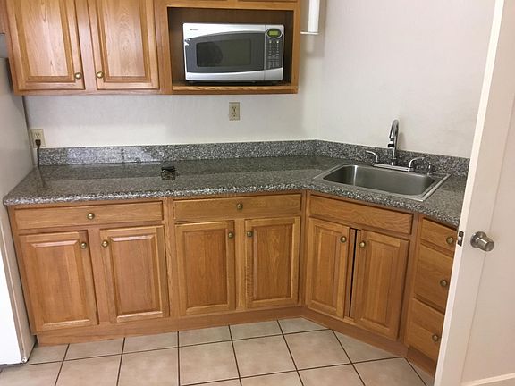 4th image of 143 28th St #3