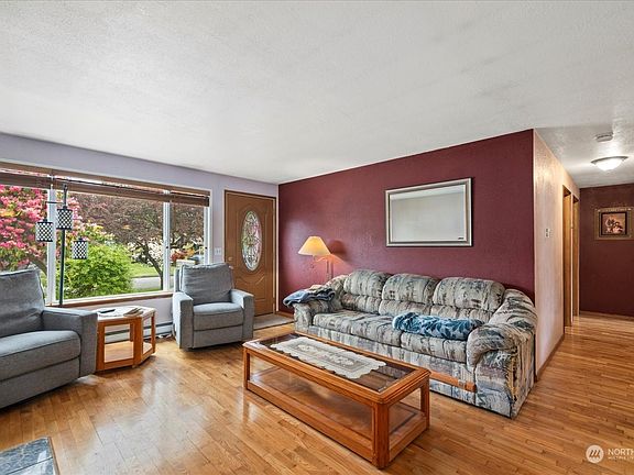 3rd image of 18722 46th Avenue W