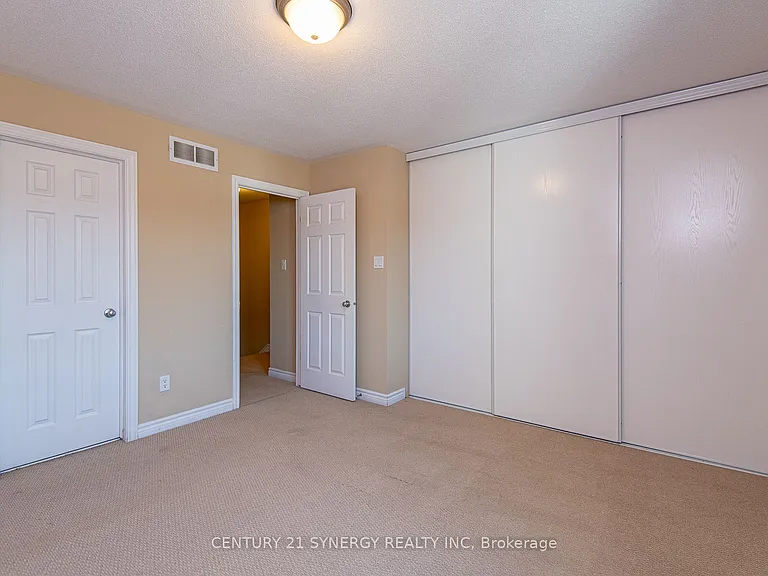 2228 Tenth Line Rd — Photo 28