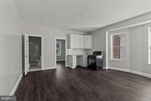 5237 Chester Ave Photo 1