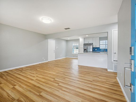 3rd image of 1111 Lawson Ln