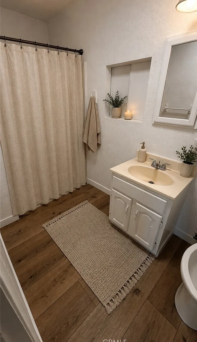 3 bed, 1150 sqft, $1,700 — Photo 2
