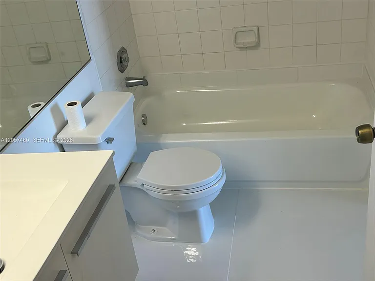 7601 E Treasure Dr #2104 — Photo 12