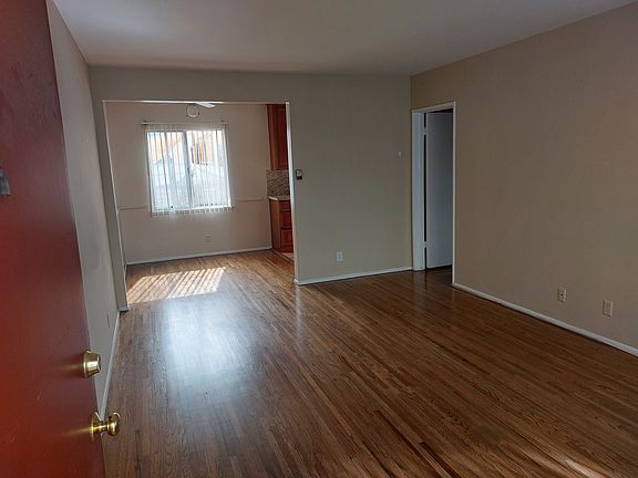 4th image of 5037 Bakman Ave APT 2