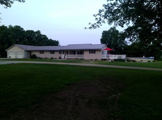 6597 N 1700th St, Paris, IL 61944