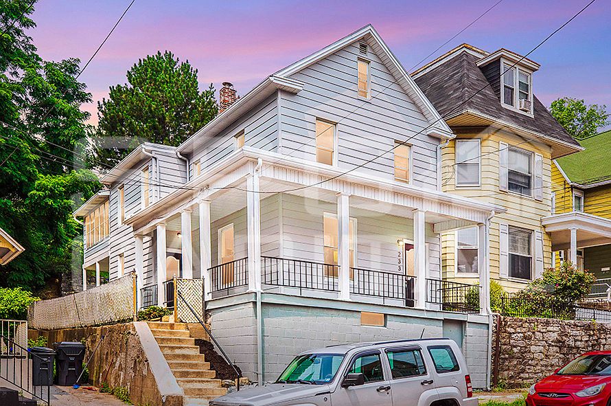 1st image of 233 Pine St
