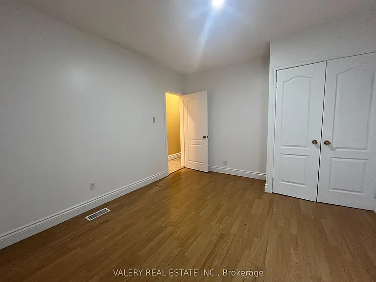 1113 Davenport Rd #1 — Photo 9