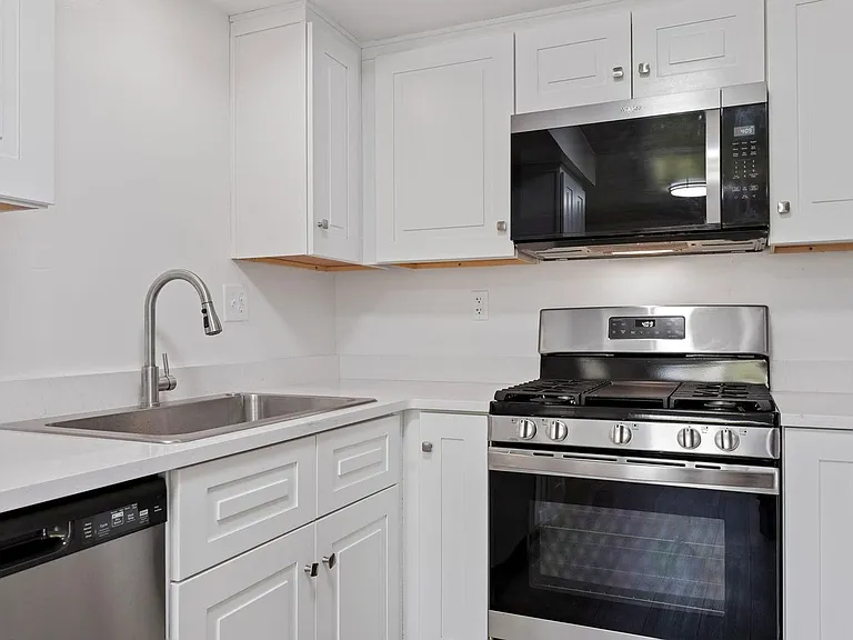313 Northgate Dr #D — Photo 7