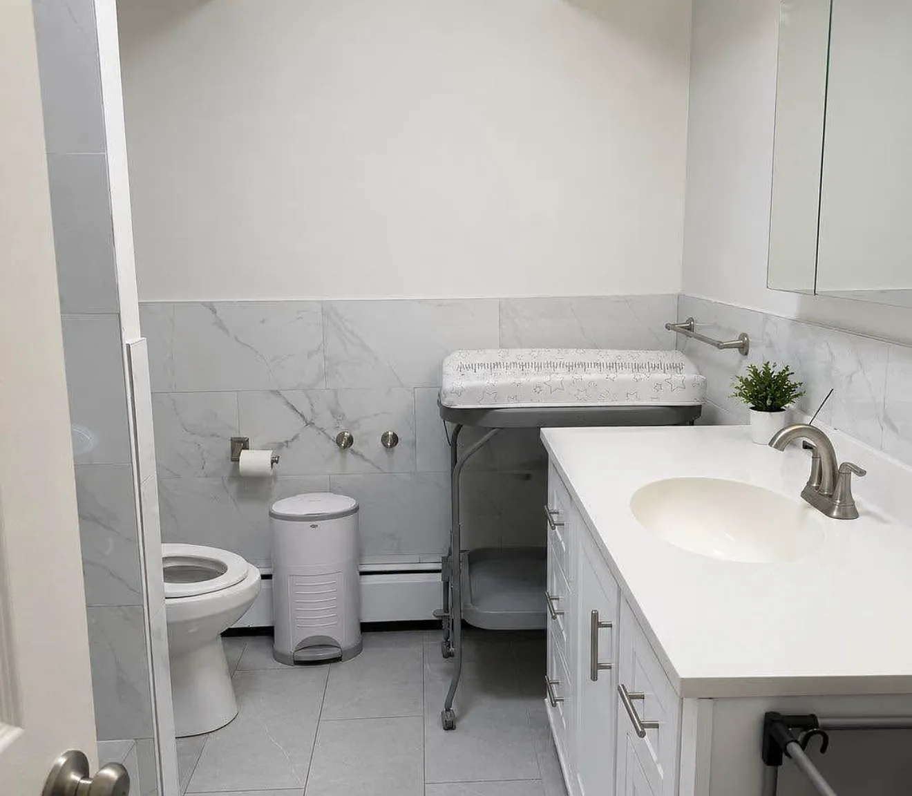 4 bed, $3,800 — Photo 3