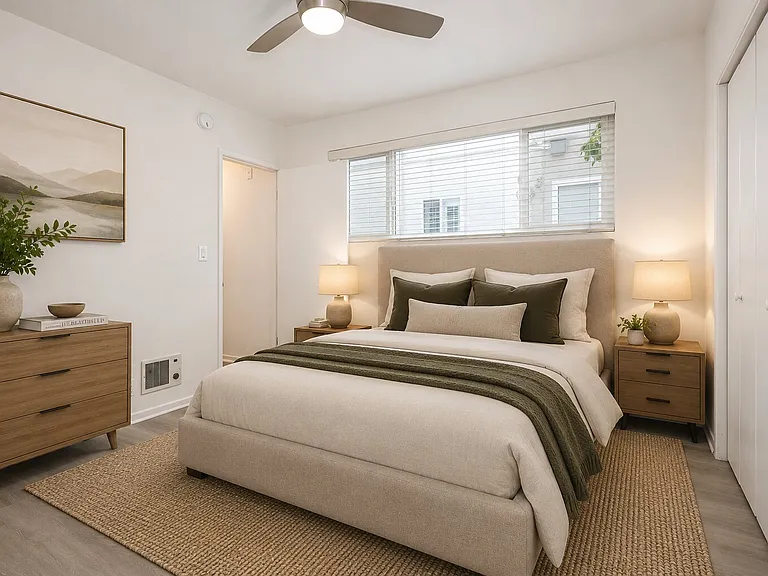 1010 S Bedford St #103 — Photo 17