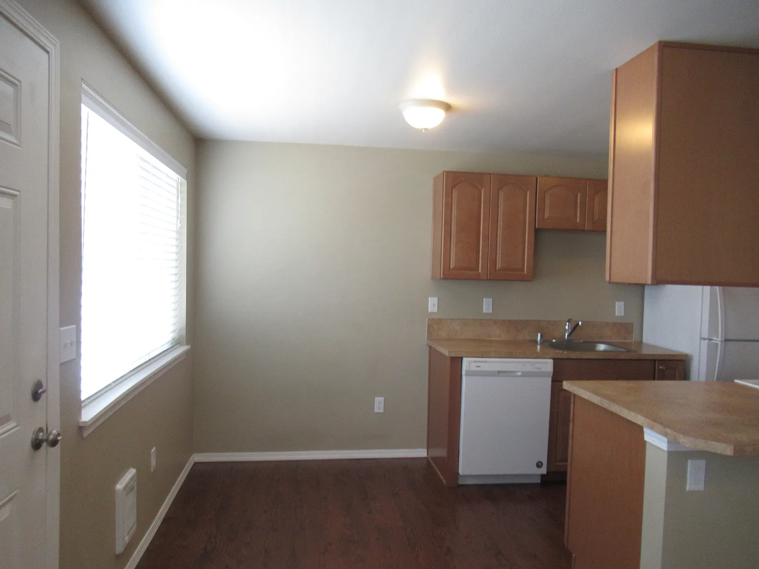 1 bed, 560 sqft, $1,595 — Photo 3