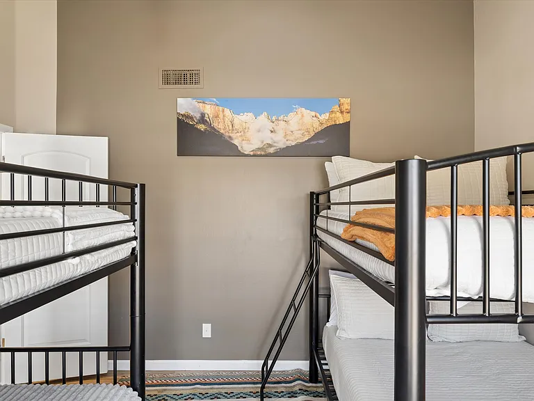 9033 W Patrick Ln — Photo 26