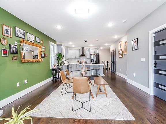 3rd image of 23 Romaine Ave Floor 1