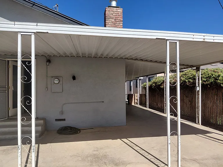 551 Auburn St — Photo 16