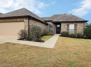 303 Ridge Pointe Dr, Brandon, MS 39042