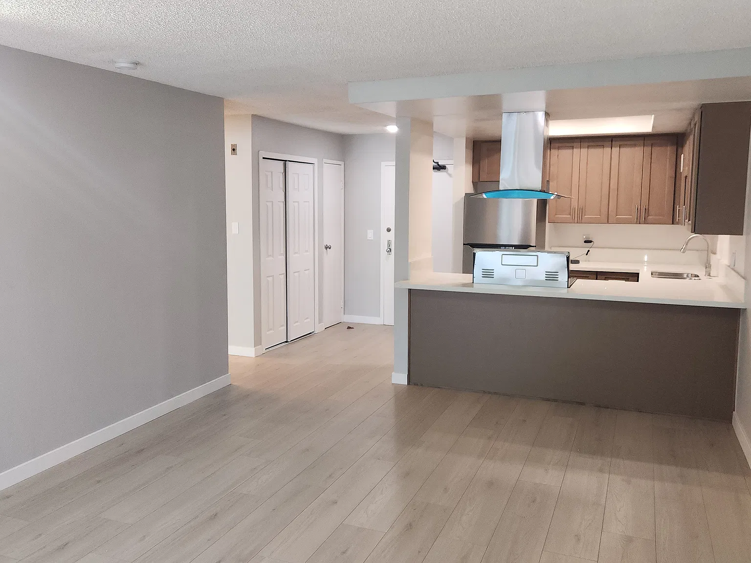 1 bed, 740 sqft, $2,180 — Photo 3