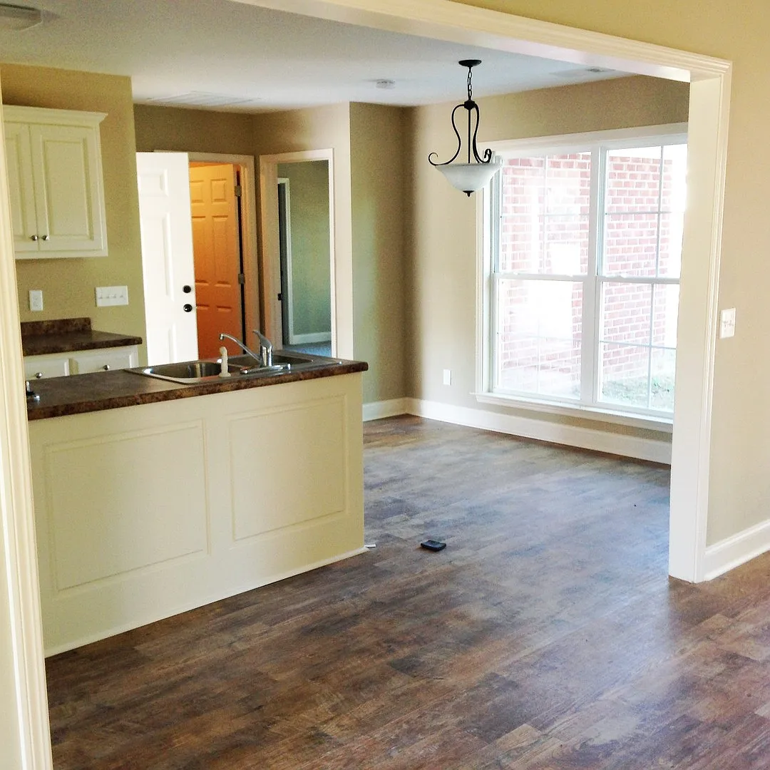 813 Maple Drive — Photo 3